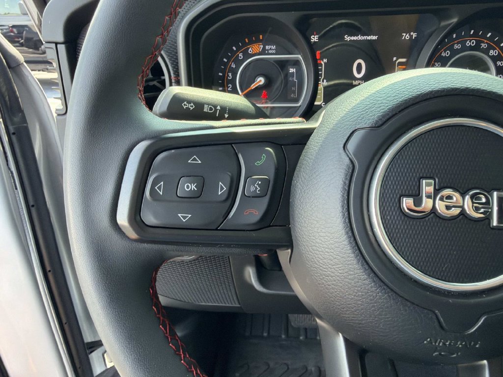 Used 2024 Jeep Wrangler Unlimited Rubicon AWD/4WD image 23