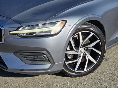 Used 2020 Volvo S60 T5 Momentum image 9