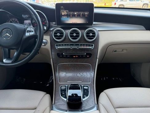 Used 2018 Mercedes-Benz GLC 300 4MATIC image 11