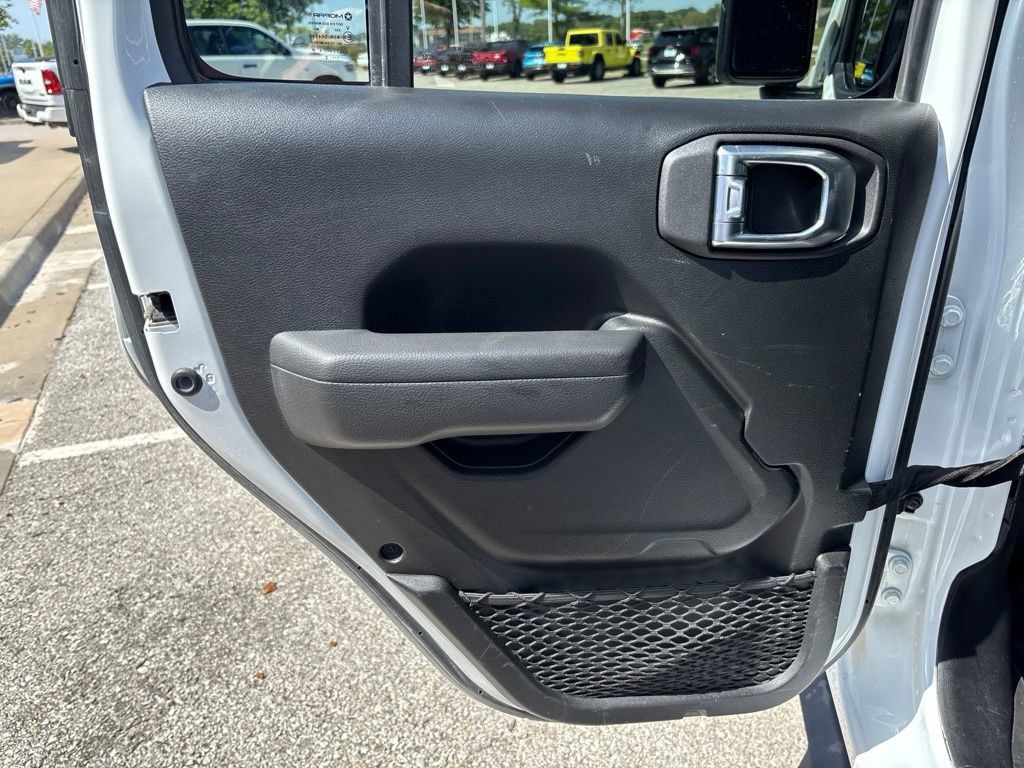 Used 2022 Jeep Wrangler Unlimited Sport AWD/4WD image 14