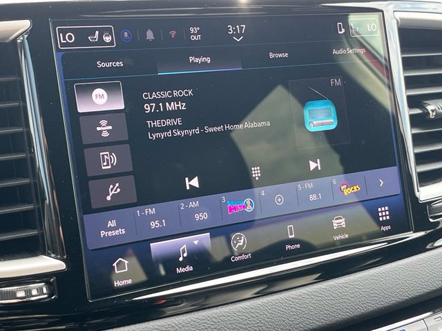 Used 2025 Chrysler Pacifica Select FWD image 22