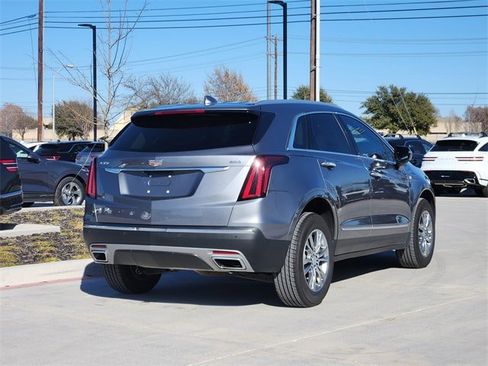 Used 2022 Cadillac XT5 Premium Luxury image 3