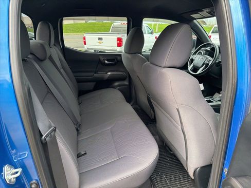 Used 2017 Toyota Tacoma TRD Sport w/ Tow Package (A/T) AWD/4WD image 22