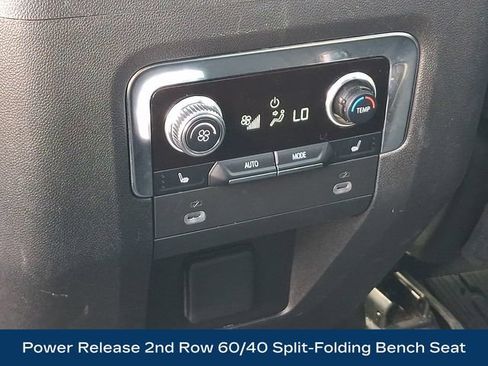 Used 2023 GMC Yukon SLT w/ SLT Premium Package AWD/4WD image 19
