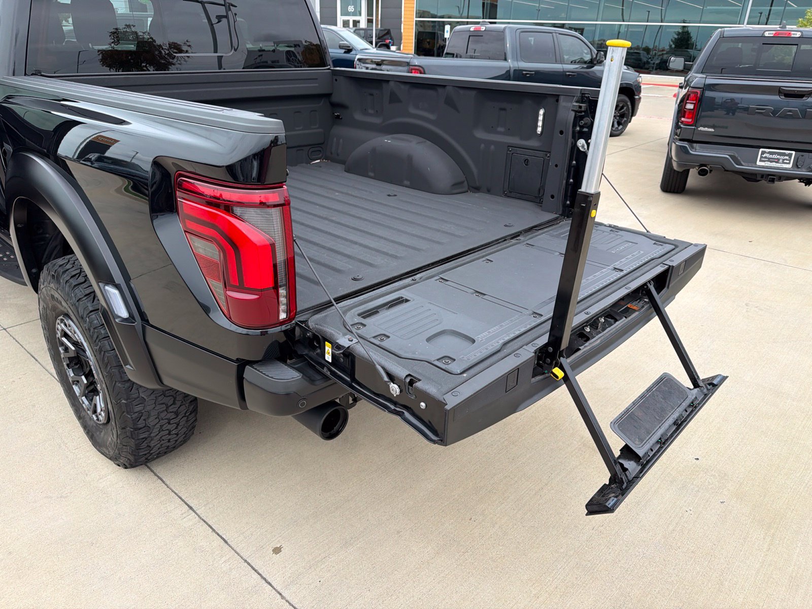 Used 2024 Ford F150 Raptor w/ Equipment Group 803A Raptor R AWD/4WD image 21