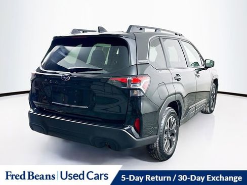 Used 2025 Subaru Forester Premium image 8