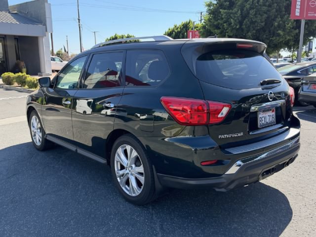 Used 2018 Nissan Pathfinder SL w/ SL Premium Package FWD image 5