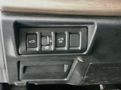 Used 2020 Subaru Outback Limited AWD/4WD image 17