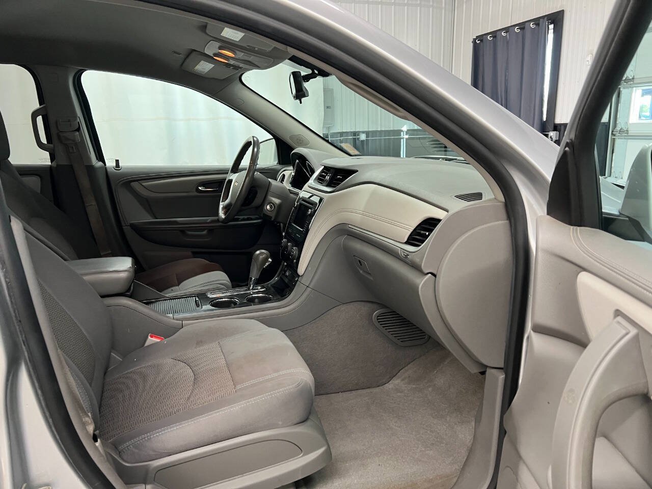 Used 2014 Chevrolet Traverse LT AWD/4WD image 12
