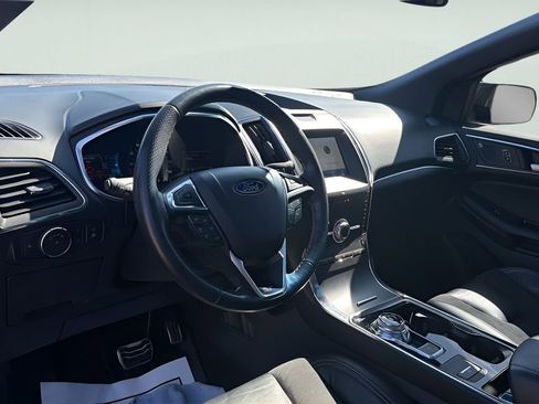 Used 2020 Ford Edge ST w/ Cold Weather Package image 26