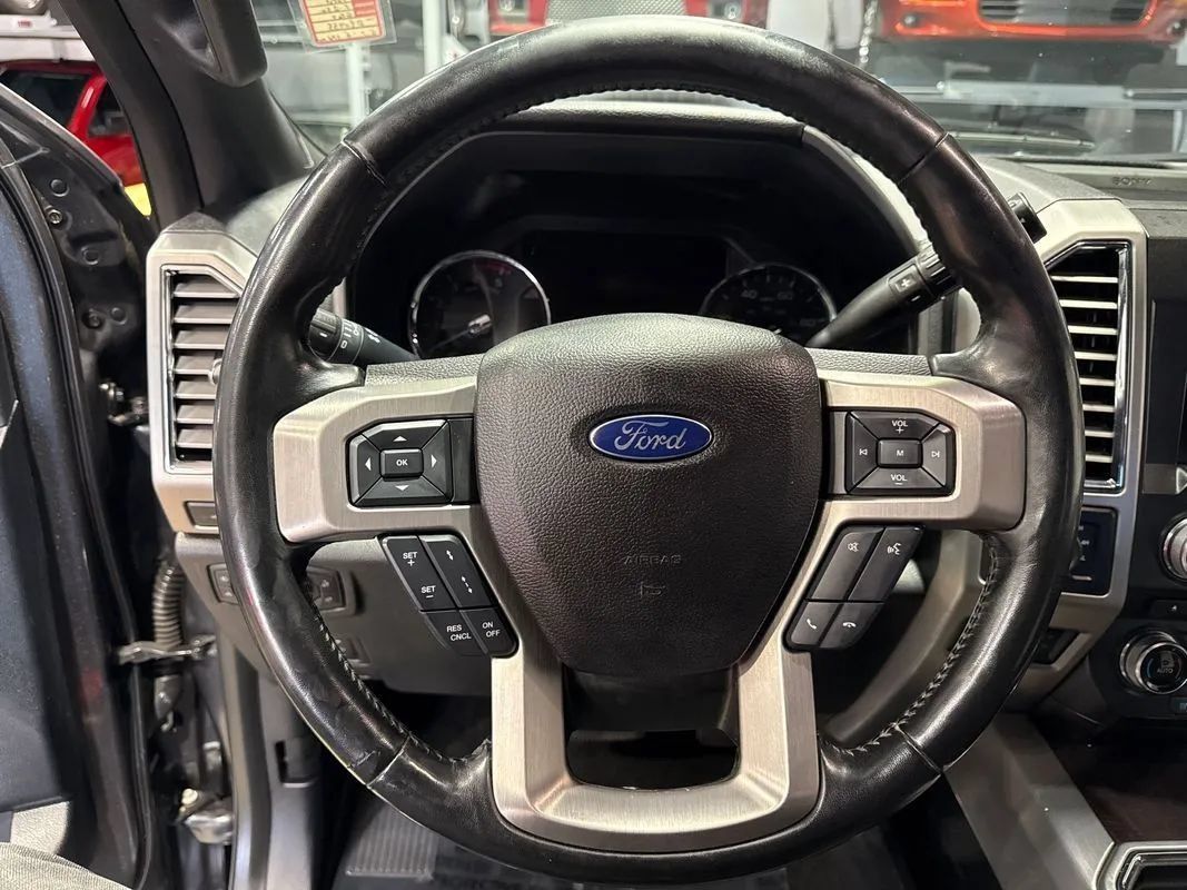 Used 2017 Ford F250 Platinum w/ Platinum Ultimate Package AWD/4WD image 93