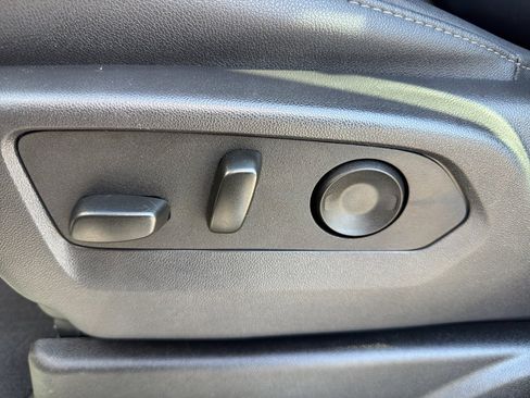 Used 2025 Chevrolet Tahoe LT image 26