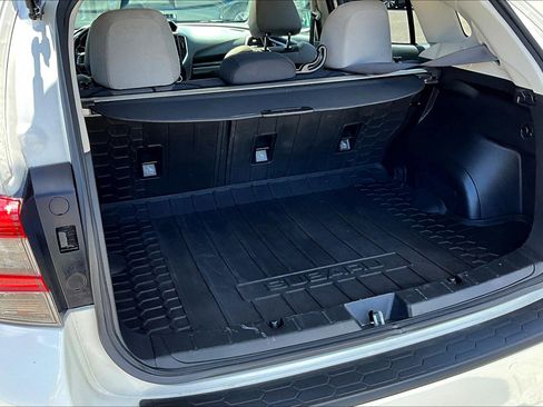 Used 2022 Subaru Crosstrek 2.0i Premium w/ Moonroof Package image 19