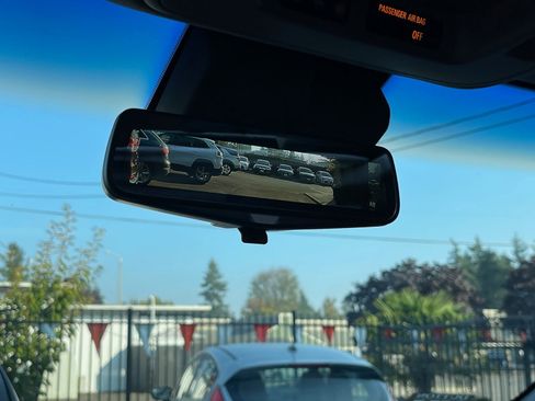 Used 2017 Cadillac Escalade ESV Premium Luxury image 53