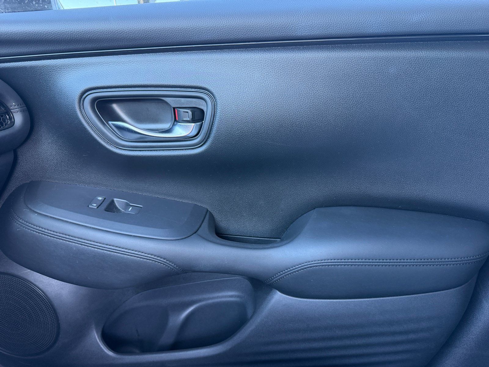 Used 2024 Honda HR-V LX image 8