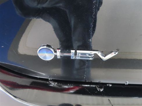 Used 2025 Toyota Camry LE w/ Convenience Package FWD image 9