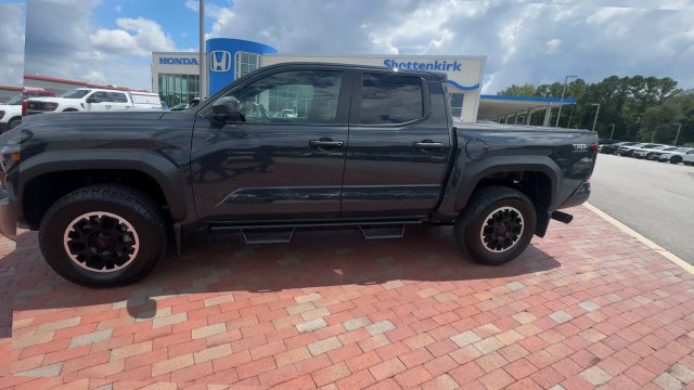 Used 2024 Toyota Tacoma TRD Off-Road AWD/4WD image 7