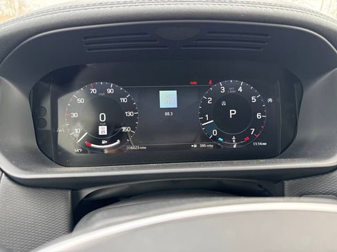 New 2024 Land Rover Discovery Dynamic SE image 22