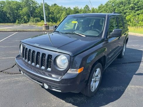 Used 2014 Jeep Patriot Latitude FWD image 7