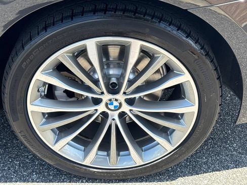 Used 2022 BMW 530i w/ Convenience Package RWD image 20