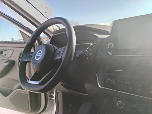 Used 2021 Nissan Rogue S image 15