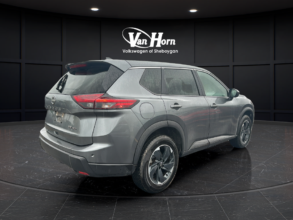 Used 2024 Nissan Rogue SV AWD/4WD image 3