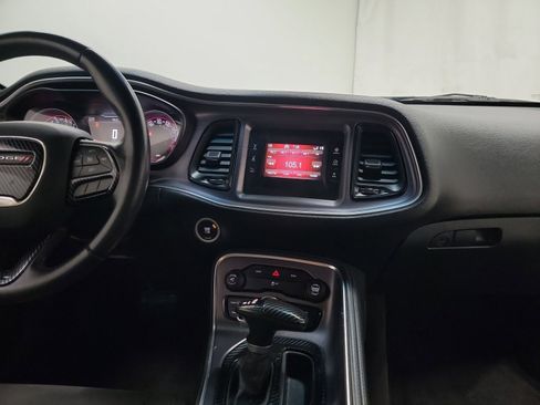 Used 2016 Dodge Challenger SXT image 20