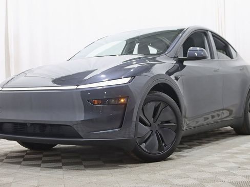 Used 2026 Tesla Model Y Long Range image 7