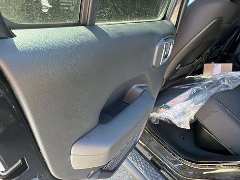 New 2026 Jeep Gladiator Mojave w/ Safety Group image 18