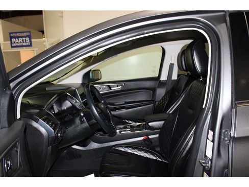 Used 2024 Ford Edge Titanium image 10