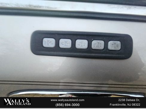 Used 2003 Ford Crown Victoria LX image 10