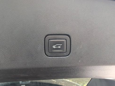 Used 2020 Cadillac XT6 Sport w/ Platinum Package AWD/4WD image 18