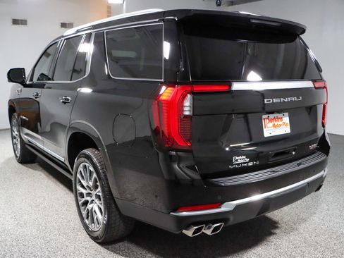 Used 2025 GMC Yukon Denali w/ Sun & Power Step Package image 9