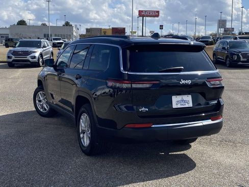 Used 2025 Jeep Grand Cherokee L Laredo w/ Luxury Tech Group I image 5