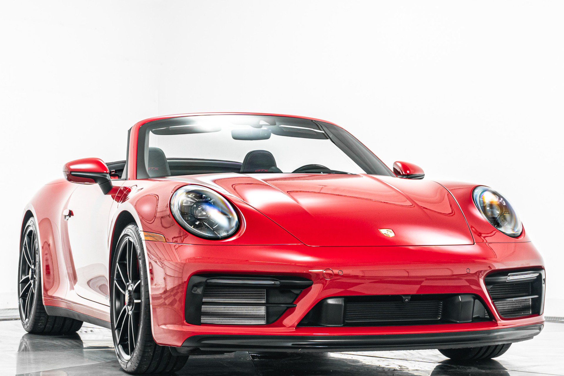 Used 2022 Porsche 911 Cabriolet image 3
