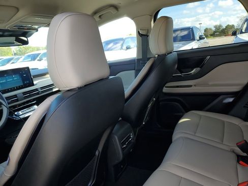 New 2026 Lincoln Corsair Premiere image 10