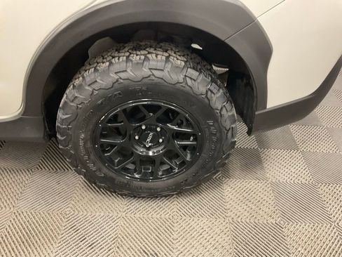 Used 2023 Subaru Crosstrek 2.0i Premium image 7