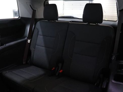 Used 2021 GMC Acadia SLE w/ Driver Convenience Package FWD image 30