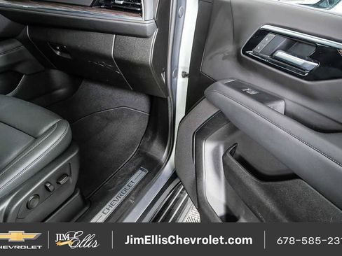 Certified 2025 Chevrolet Tahoe LT RWD image 23