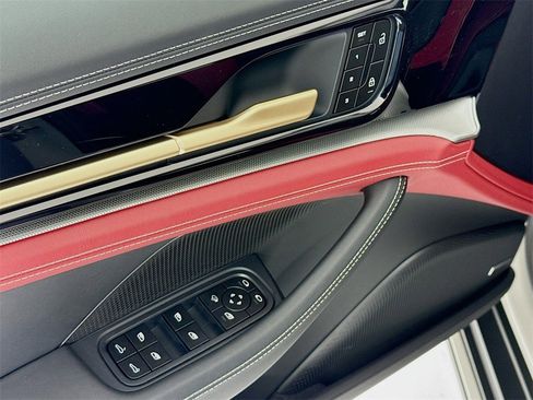 New 2026 Porsche Panamera image 11