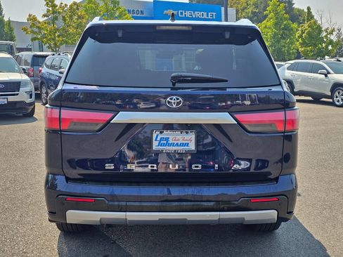 Used 2023 Toyota Sequoia Platinum AWD/4WD image 6