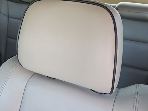 Used 2015 Jeep Grand Cherokee Overland w/ Advanced Technology Group image 17