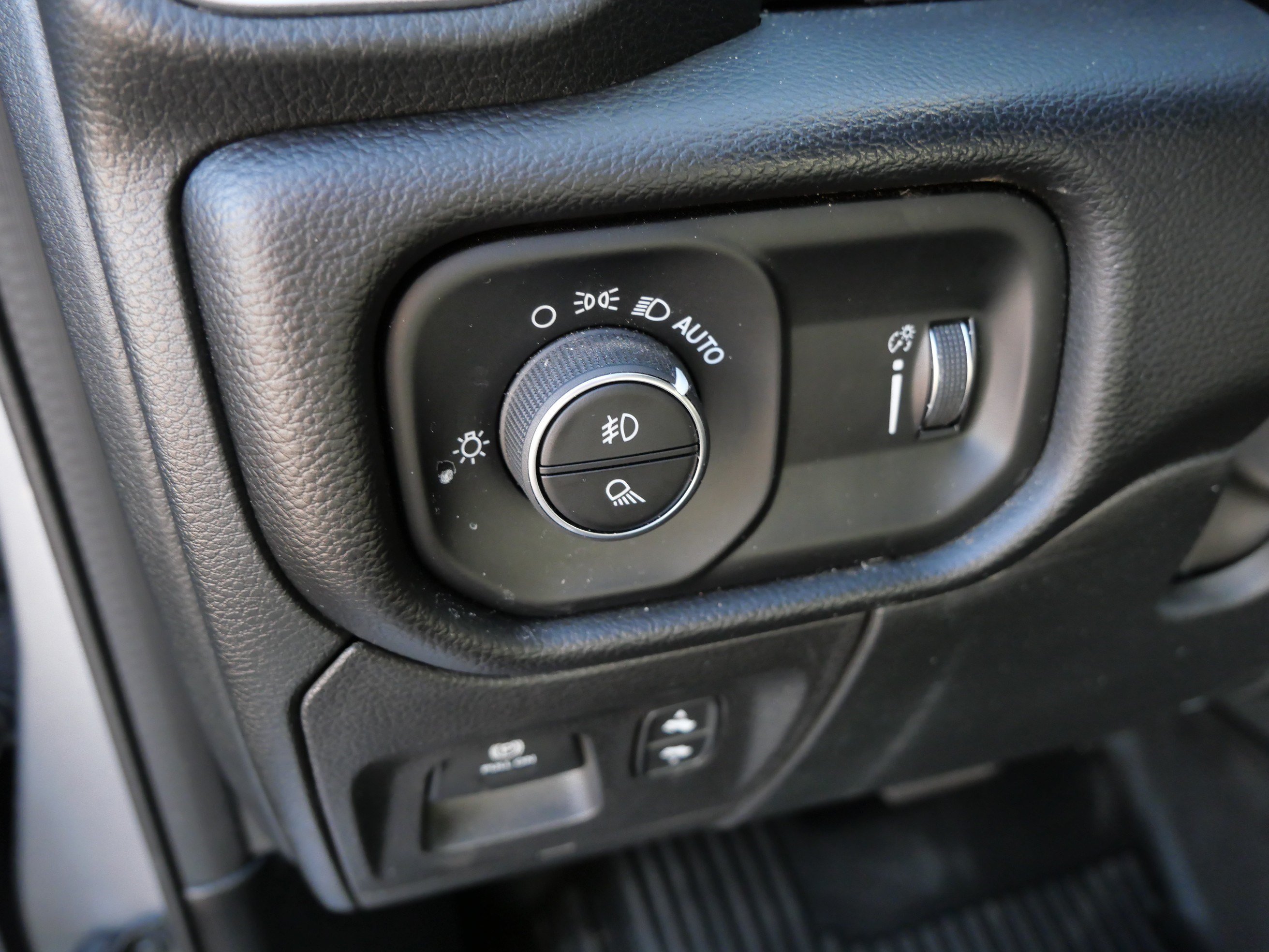 Used 2022 RAM 1500 Big Horn AWD/4WD image 24