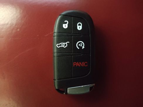 Used 2017 Dodge Durango R/T w/ Technology Group image 32