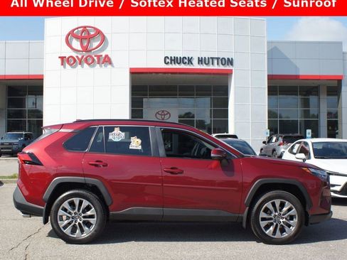 Used 2025 Toyota RAV4 XLE Premium image 1