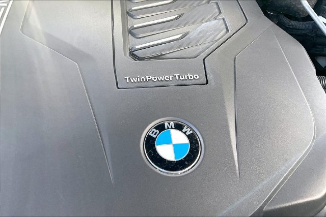 Used 2023 BMW X5 xDrive40i w/ M Sport Package AWD/4WD image 34