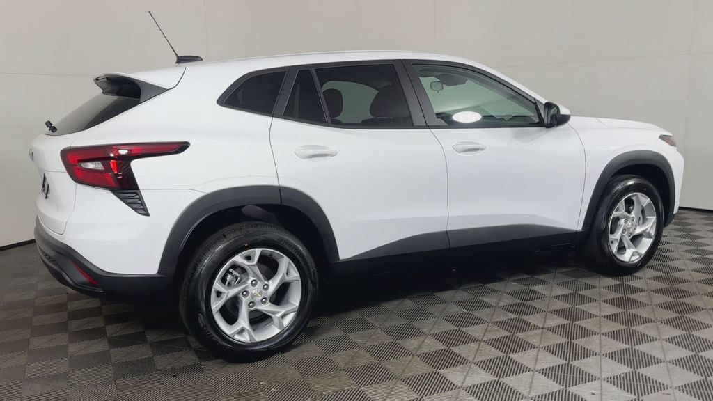 New 2026 Chevrolet Trax LS w/ LS Convenience Package FWD image 10