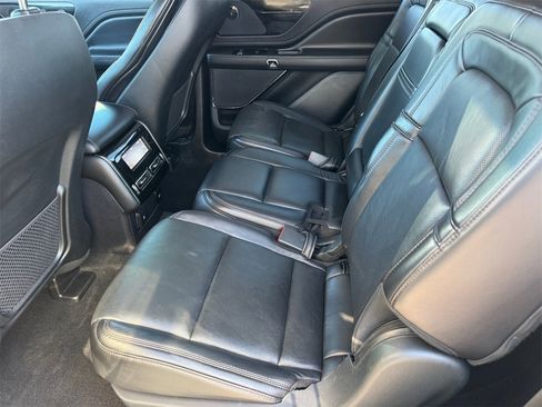 Used 2021 Lincoln Aviator Reserve w/ Elements Package Plus image 16