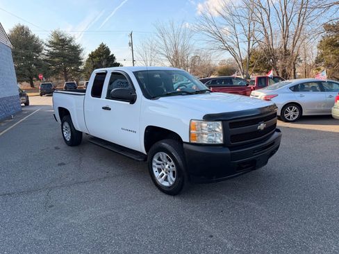 Used 2010 Chevrolet Silverado 1500 W/T image 8