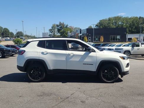 New 2026 Jeep Compass Latitude image 17